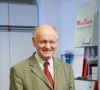 Prof. Dr. Gert Heinrich, Leiter des Instituts für Polymerwerkstoffe am Leibniz-Institut für Polymerforschung Dresden, hat die Colwyn-Medaille des britischen Institute of Materials, Minerals and Mining (IOM3) erhalten.